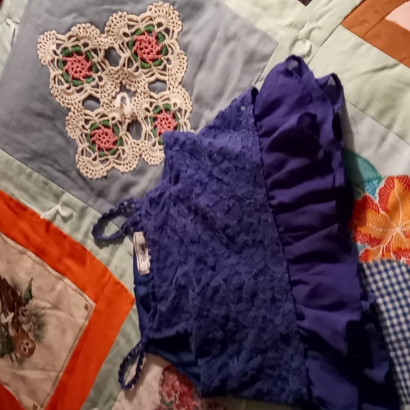 Bundle of Two, CUTE, Girl's Summer Tops, Size Small (6) - Picture 6 of 12